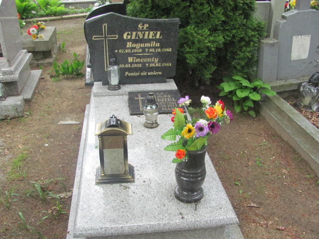 Grób Wincenty Giniel